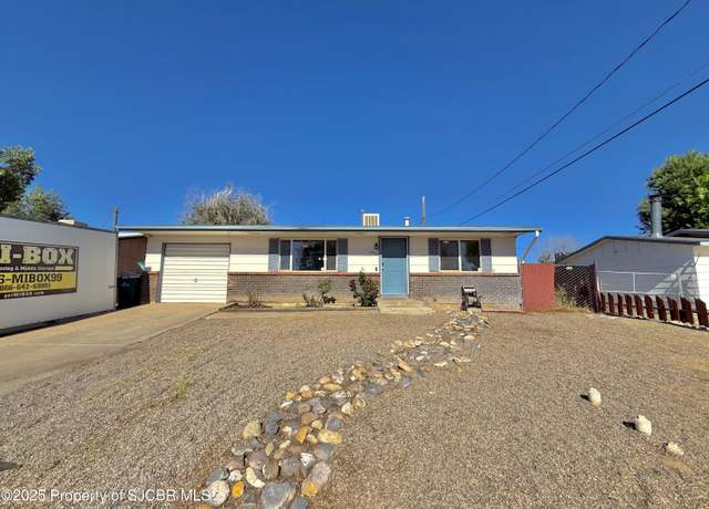 Property at 2504 Edgecliff Dr, Farmington, NM 87402, 4 beds, 2 baths