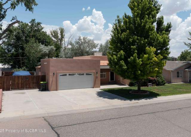 Property at 1012 Valley View Dr, Bloomfield, NM 87413, 3 beds, 2 baths