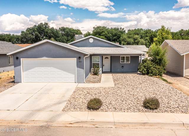 Property at 322 Valle Bonita Dr, Farmington, NM 87401, 4 beds, 2 baths