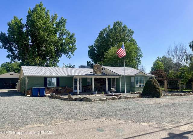 Property at 2324 W Broadway Ave, Bloomfield, NM 87413, 3 beds, 2 baths