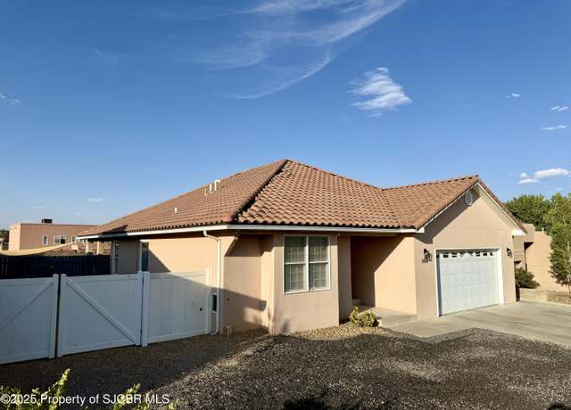 Property at 4904 Rio St, Farmington, NM 87402, 5 beds, 3 baths