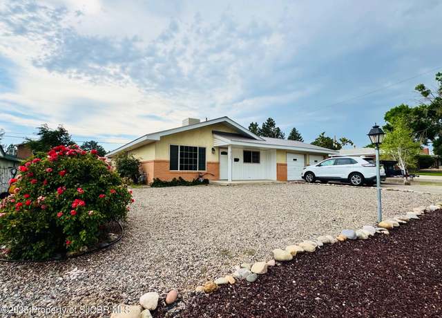 Property at 3105 N Sunset Ave, Farmington, NM 87401, 3 beds, 2 baths