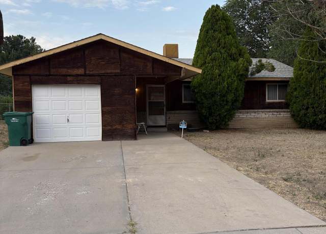 Property at 212 Padilla Dr, Farmington, NM 87401, 3 beds, 2 baths