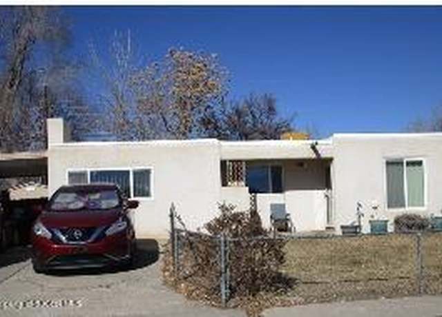 Property at 2112 E 15th St, Farmington, NM 87401, 3 beds, 2 baths