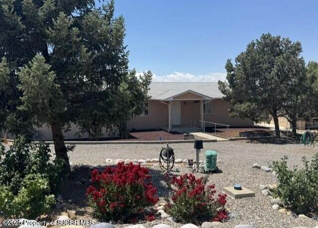 Property at 5245 Juniper Pl, Farmington, NM 87402, 3 beds, 2.5 baths