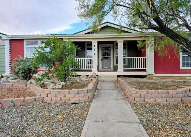 Property at 1607 Twenty-third St, Alamogordo, NM 88310, 4 beds, 2.75 baths