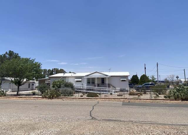 Property at 2160 Chantel Ave, Alamogordo, NM 88310, 3 beds, 2 baths