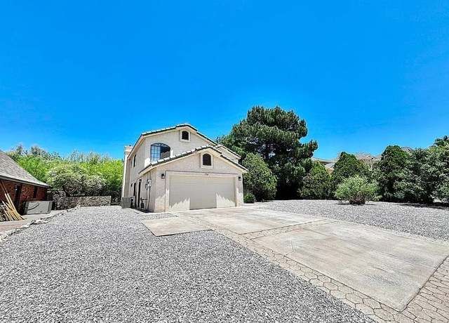 Property at 714 Eagle Dr, Alamogordo, NM 88310, 4 beds, 3 baths