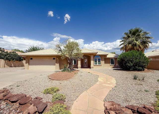 Property at 2543 Tres Lagos, Alamogordo, NM 88310, 5 beds, 3 baths