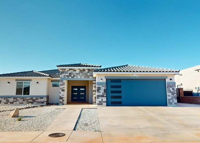 Property at 3357 Dahlia St, Alamogordo, NM 88310, 4 beds, 3 baths