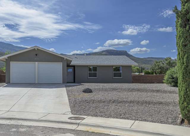 Property at 3020 Hopi Ct, Alamogordo, NM 88310, 3 beds, 2 baths