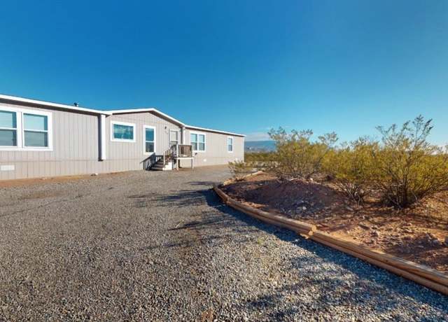Property at 115 Mira Vista Lp, Alamogordo, NM 88310, 4 beds, 2 baths