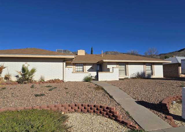 Property at 1010 Sundial Ave, Alamogordo, NM 88310, 3 beds, 2.5 baths