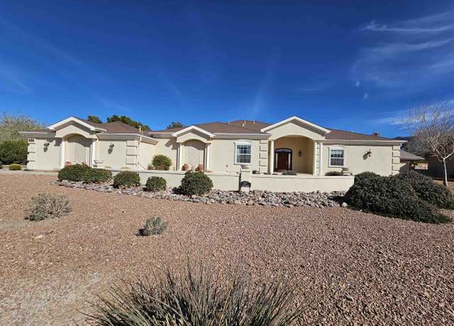 Property at 2227 Casa Bonita Ln, Alamogordo, NM 88310, 4 beds, 3 baths