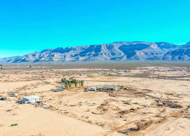 Property at 114 Oliver Rd, Alamogordo, NM 88310, 2.5 baths