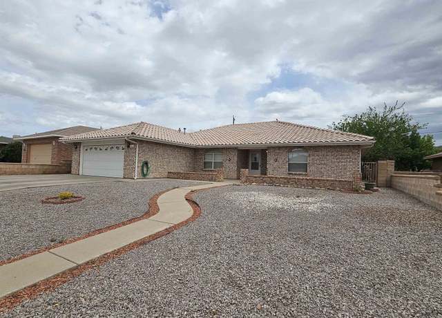 Property at 3520 Rosewood Ave, Alamogordo, NM 88310, 4 beds, 2 baths