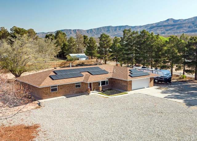Property at 4 Stonewood Dr, Alamogordo, NM 88310, 3 beds, 2 baths