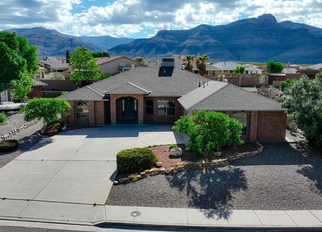Property at 2559 Oakmont Dr, Alamogordo, NM 88310, 4 beds, 2 baths