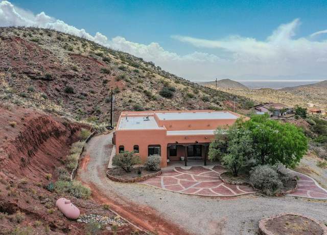 Property at 45 Ocaso Vis, La Luz, NM 88337, 4 beds, 2.5 baths
