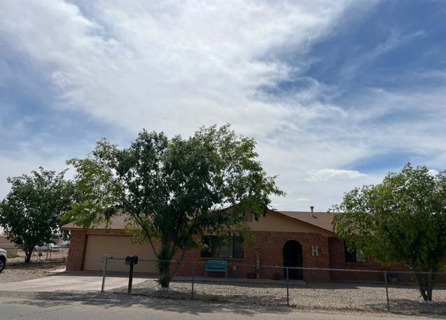 Property at 2602 Walker Ave, Alamogordo, NM 88310, 4 beds, 2 baths