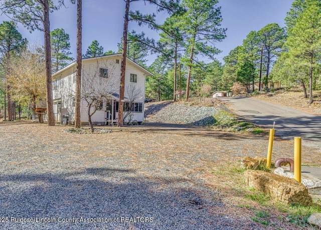 Property at 133 Spruce Dr, Ruidoso, NM 88345, 3 beds, 2.5 baths
