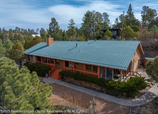 Property at 141 Davis Dr, Ruidoso, NM 88345, 4 beds, 3 baths