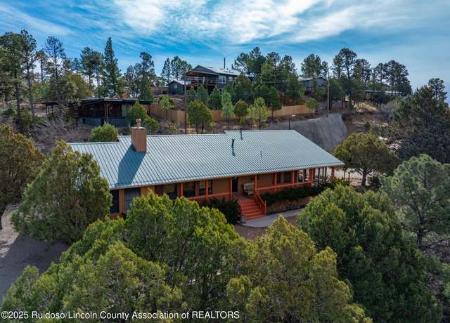 Property at 141 Davis Dr, Ruidoso, NM 88345, 4 beds, 3 baths
