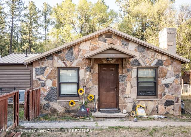 Property at 122 Vision Dr, Ruidoso, NM 88345, 4 beds, 3 baths