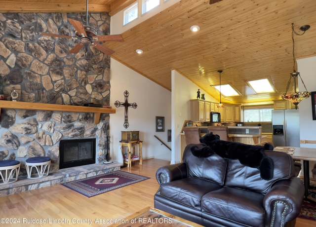 Property at 220 Lookout Dr Unit H2, Ruidoso, NM 88345, 4 beds, 2.5 baths