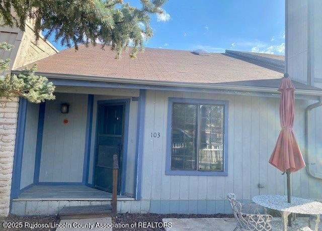 Property at 103 Niblic Ct, Ruidoso, NM 88345, 3 beds, 2.5 baths