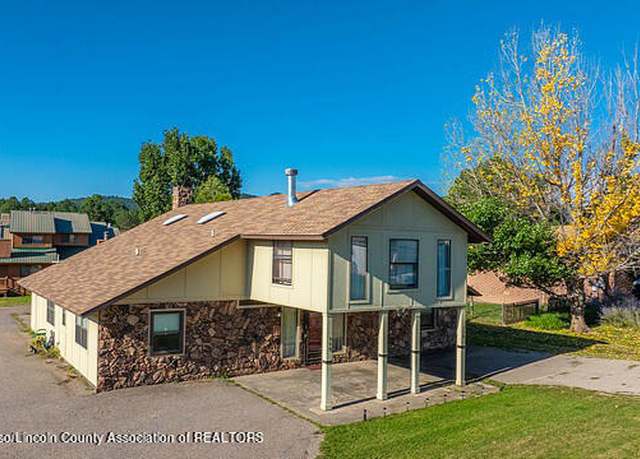 Property at 115 N Eagle Dr, Ruidoso, NM 88345, 5 beds, 3 baths