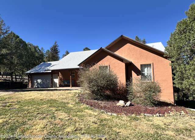 Property at 200 Oak Grove Pl, Ruidoso, NM 88345, 3 beds, 2 baths