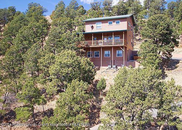Property at 109 Valley View Dr, Ruidoso, NM 88345, 5 beds, 3.5 baths