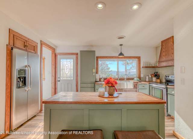 Property at 106 Socorro Cir, Ruidoso, NM 88345, 3 beds, 2 baths