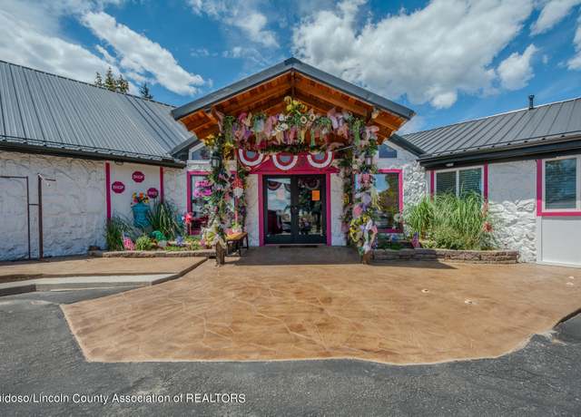 Property at 131 El Paso Rd, Ruidoso, NM 88345, 5 beds, 3.5 baths