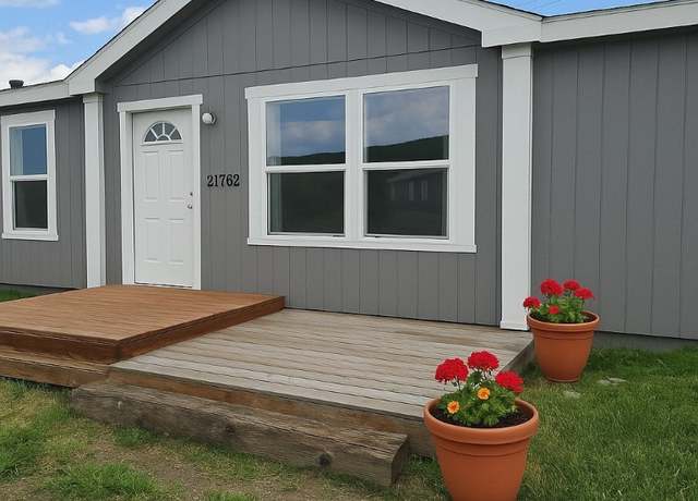 Property at 21762 4th Ave, Phippsburg, CO 80469, 4 beds, 3 baths
