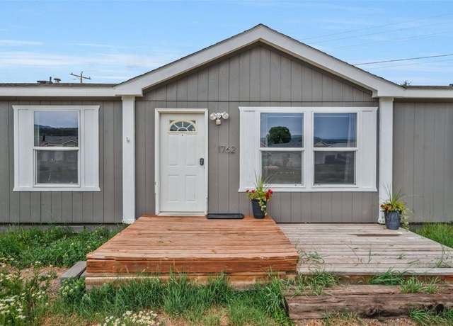Property at 21762 4th Ave, Phippsburg, CO 80469, 4 beds, 3 baths