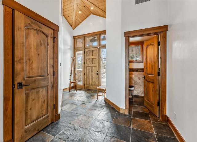 Property at 252 Lake View Dr, Silverthorne, CO 80498, 4 beds, 3.5 baths