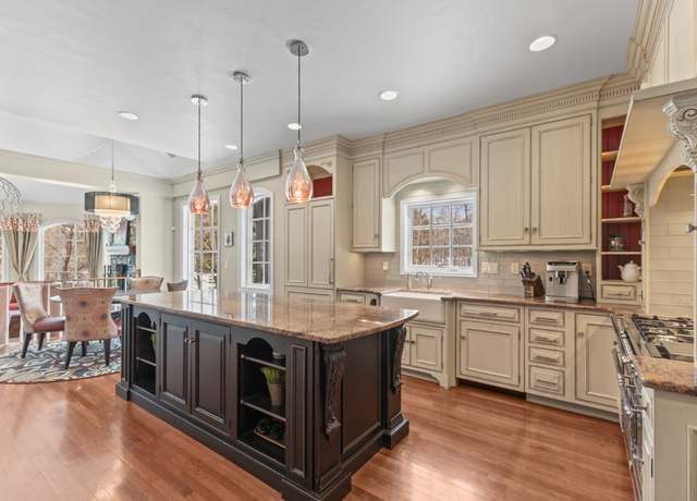 Property at 1031 Steamboat Blvd, Steamboat Springs, CO 80487, 5 beds, 5 baths