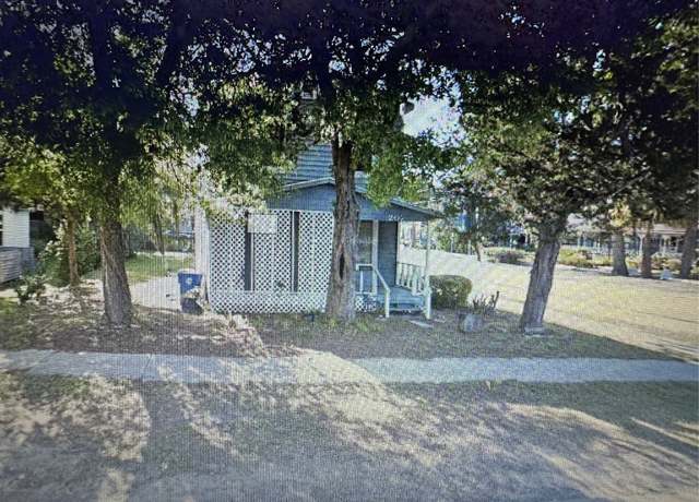 Property at 201 S 9th St, Fernandina Beach, FL 32034, 3 beds, 2 baths