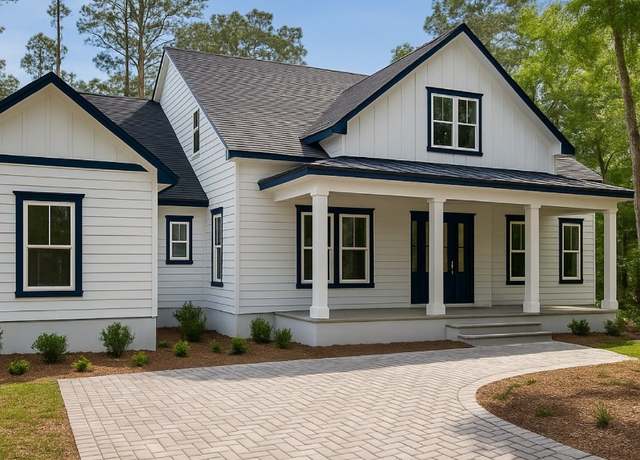 Property at 2057 Friendly Rd, Fernandina Beach, FL 32034, 3 beds, 2.5 baths