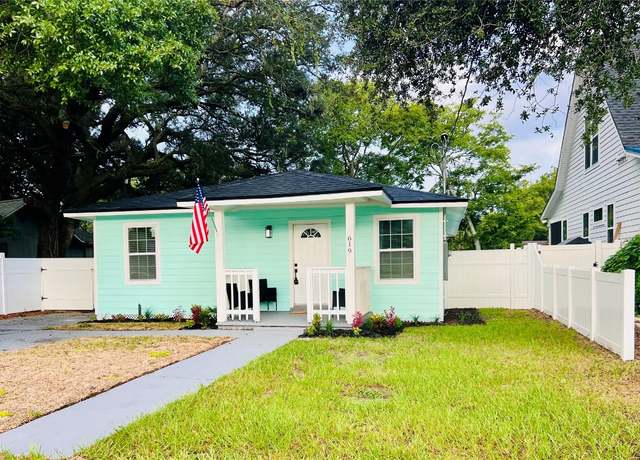 Property at 619 S 10th St, Fernandina Beach, FL 32034, 4 beds, 3 baths