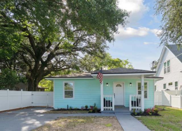 Property at 619 S 10th St, Fernandina Beach, FL 32034, 4 beds, 3 baths