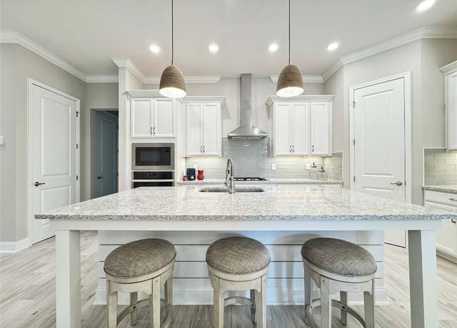 Property at 96113 Hanging Moss Dr, Fernandina Beach, FL 32034, 3 beds, 2 baths