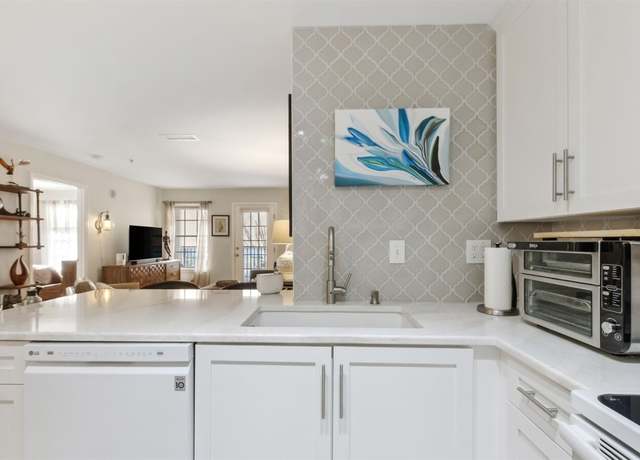 Property at 30908 Paradise Cmns #113, Fernandina Beach, FL 32034, 1 bed, 1 bath