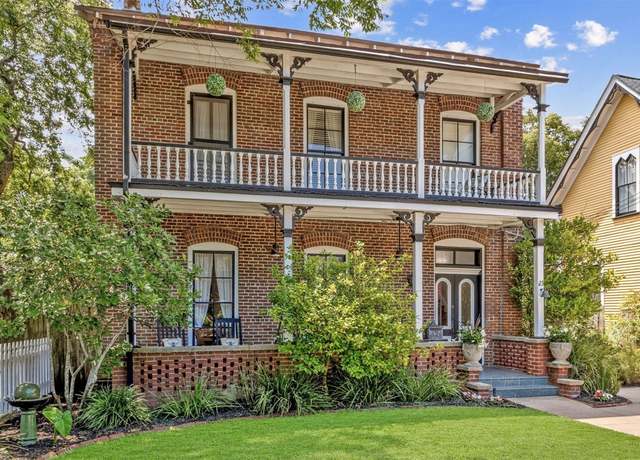 Property at 23 S 7th St, Fernandina Beach, FL 32034, 4 beds, 4 baths
