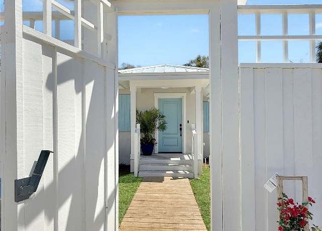 Property at 712 S 9th St, Fernandina Beach, FL 32034, 4 beds, 3 baths