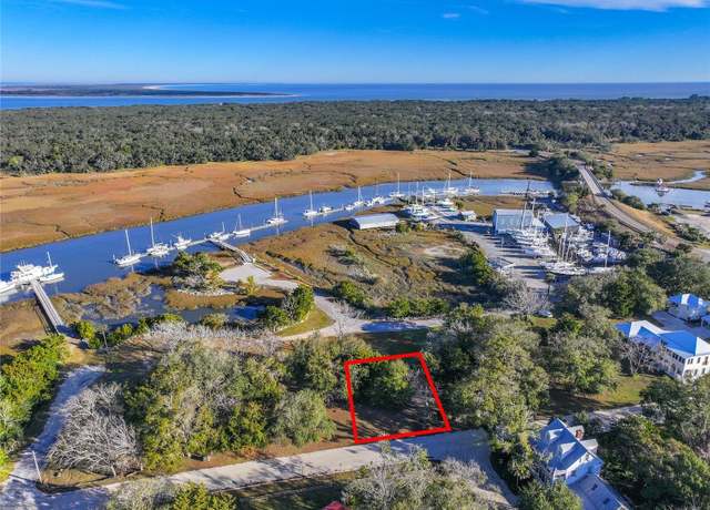 Property at 817 Ladies St, Fernandina Beach, FL 32034