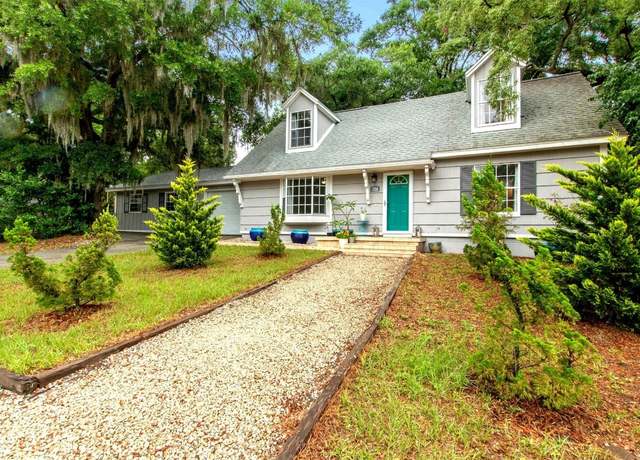 Property at 324 N 15th St, Fernandina Beach, FL 32034, 3 beds, 3 baths