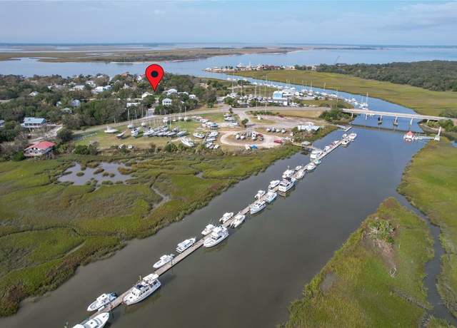 Property at 914 Ladies St, Fernandina Beach, FL 32034